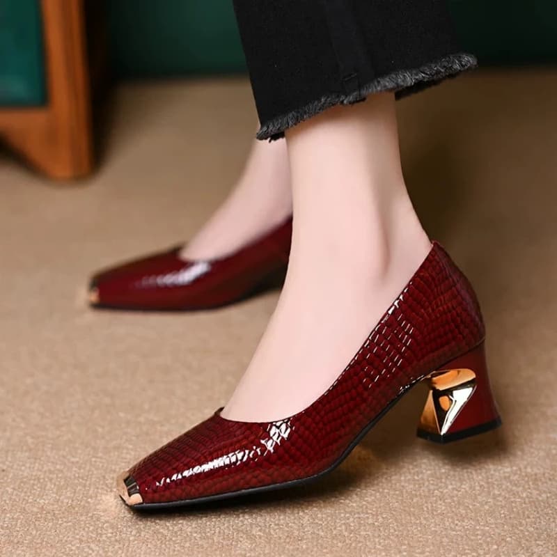 Women's Large Size Square Toe Chunky Heel Shoes 2026 New Patent Leather Low-Cut Mid-Heel Versatile Leather Shoes Fashion Commuter Shoes