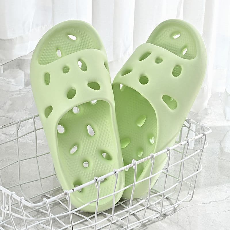 Couple Bathroom Slippers Women's Summer Home Indoor Bathing Men's Sandals Hollow Soft Bottom Leakage Household Shoes