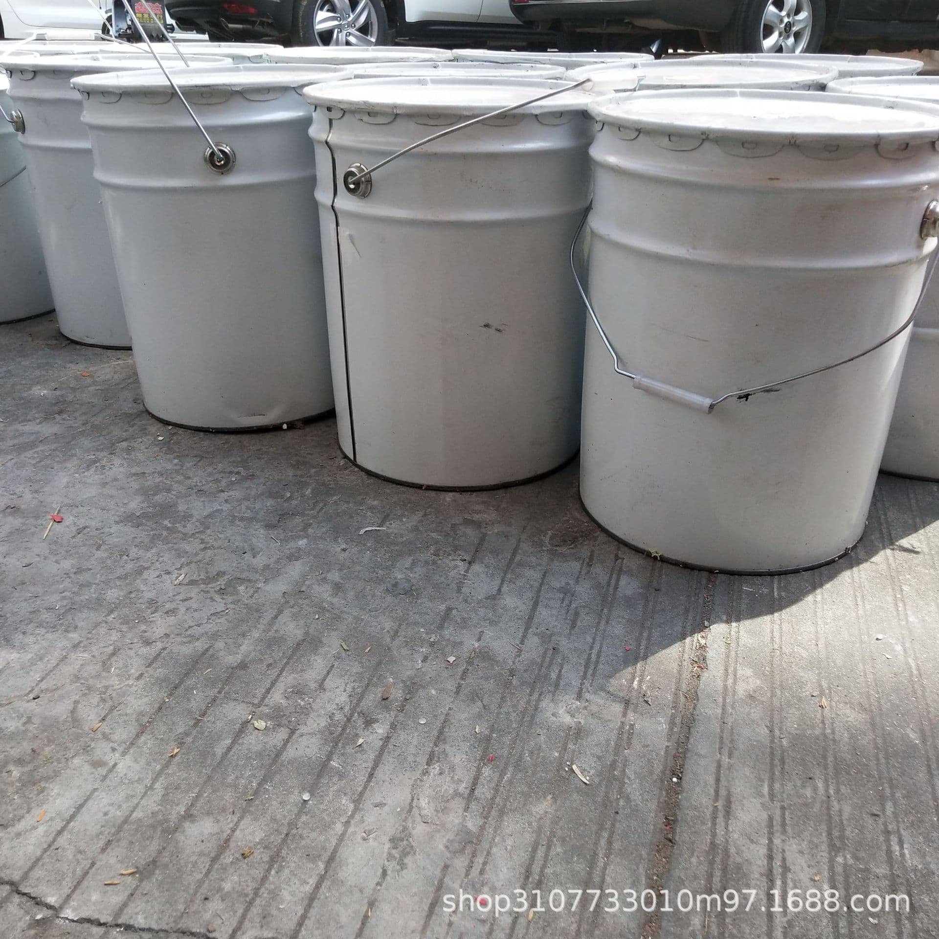 10,000 molecular weight liquid butyl rubber with good fluidity, airtightness, and oxidation resistance.