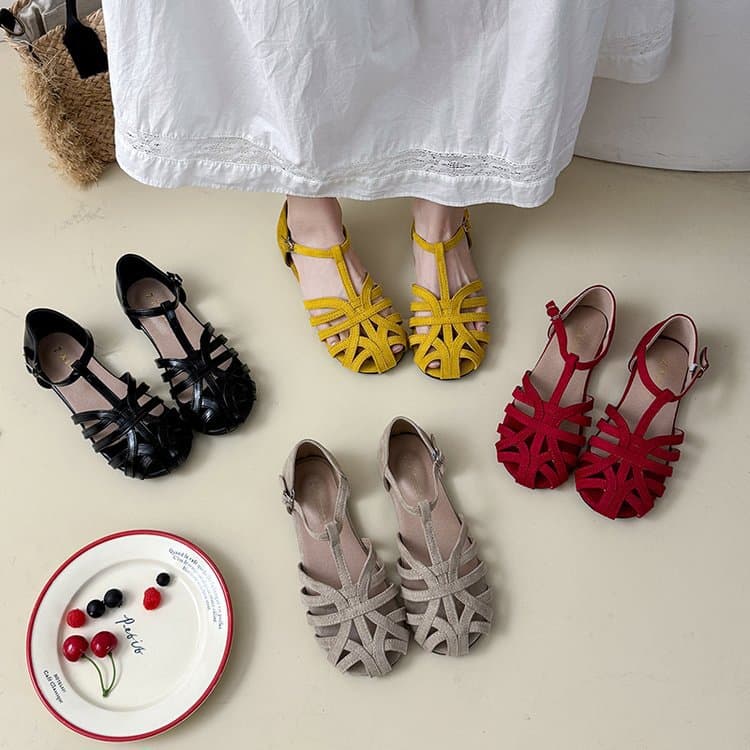 Flat Woven Hollow Roman Sandals for Women 2026 Summer New Vacation Retro Closed-Toe Backstrap Sandals