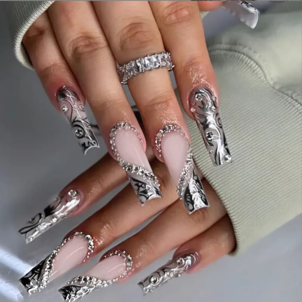Long Square Black French Style Press on Nails Diamond Heart Shaped Nail Art Wearable False Nails Ladies Beauty Accessories
