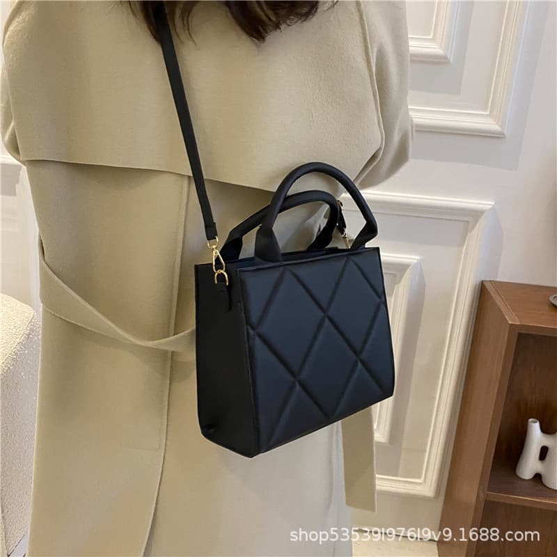Diamond shoulder crossbody bag women's bag black handbag XL/extra large square bag versatile large capacity tote bag fashion