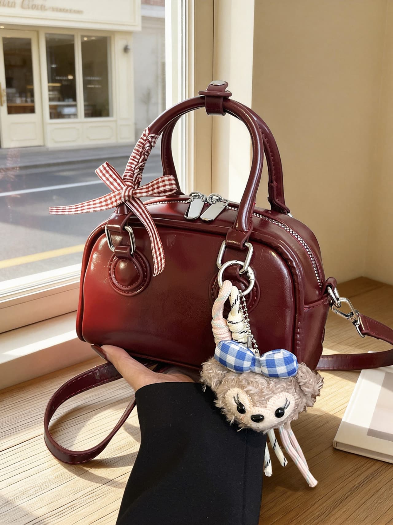 Korean Retro Pillow Bag Commuter Versatile Handbag Women 2026 New Shoulder Crossbody Small Bag Exquisite Pendant