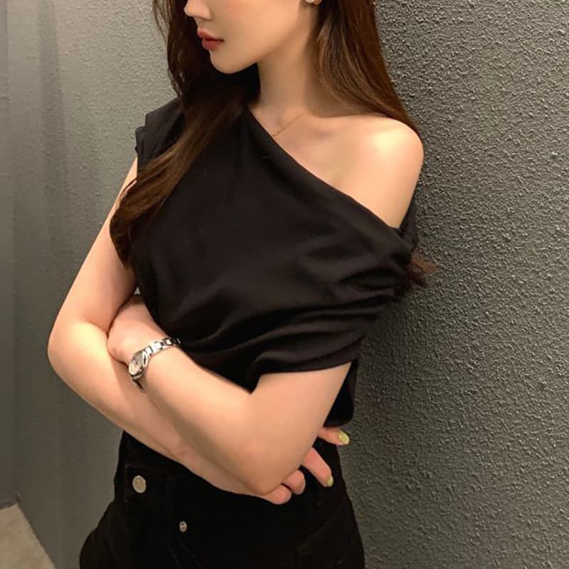 Cross-border Korean Chic Top, New Summer Style, Unique Asymmetrical Off-Shoulder Design, Solid Color Pullover Short-Sleeve T-Shirt