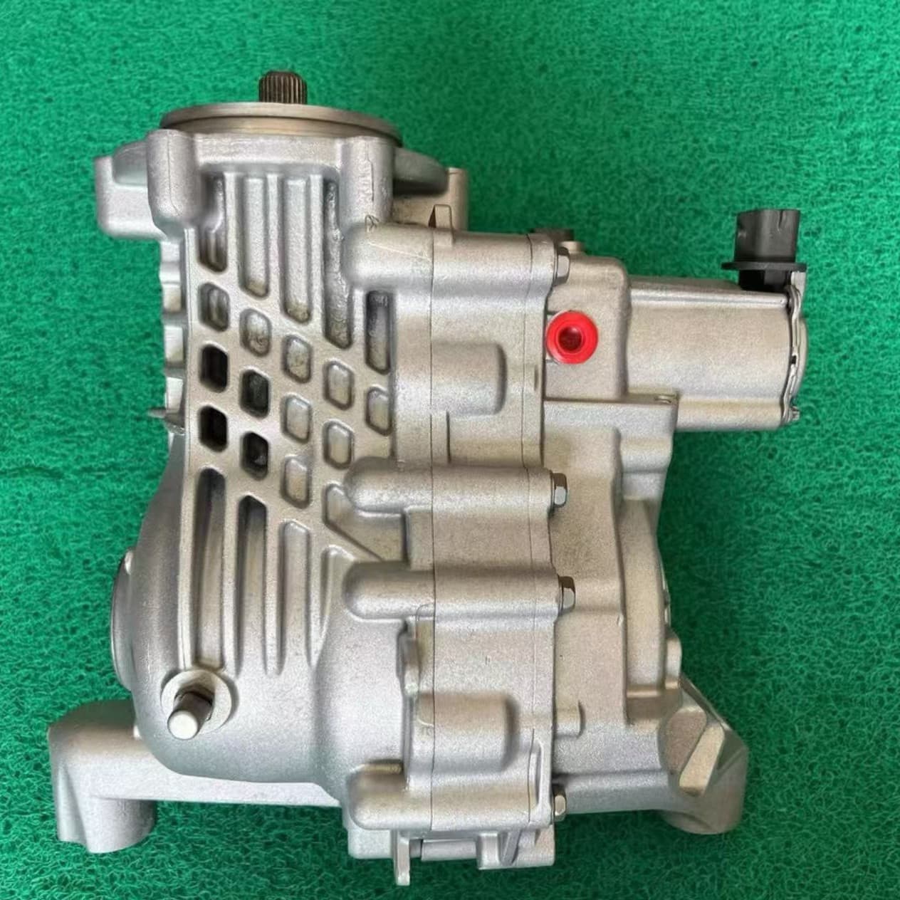 Compatible with Buick Envision rear differential rear axle rear differential carrier, Buick Enclave rear differential transfer case tail gear