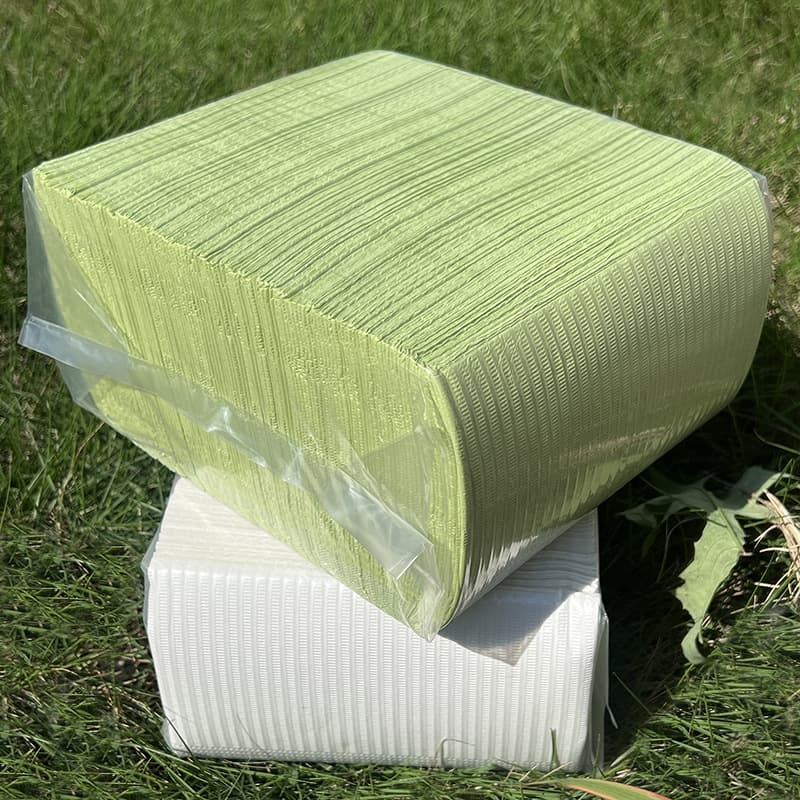 Factory wholesale tattoo and nail art tablecloths, 125 pieces per pack, disposable tattoo cleaning mats and liners.
