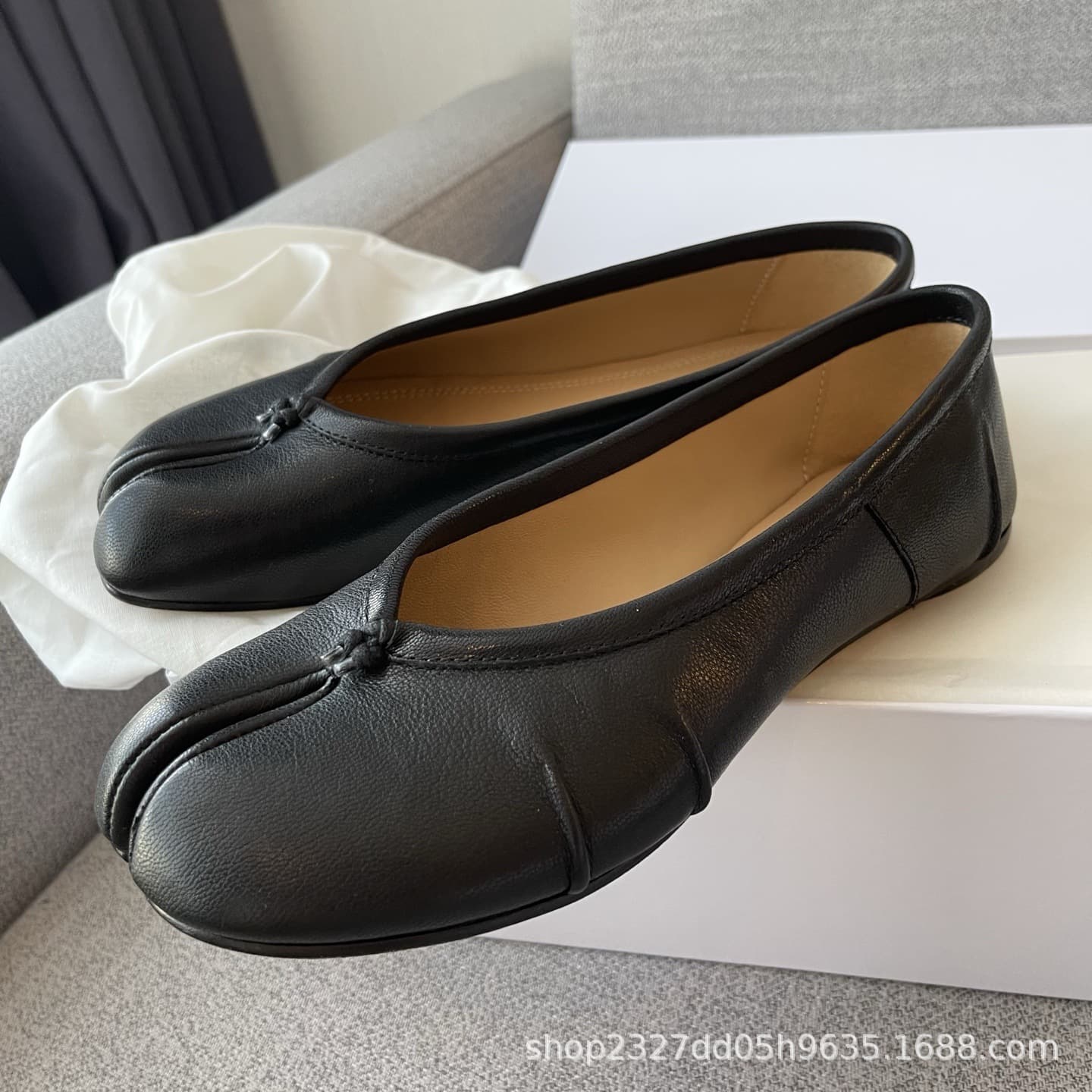 Factory Direct Sale Lambskin MM 6-Inch Toe Shoes for Women, Majira Pig's Trotter Horseshoe Tabi Ballet Flats, Women's Flats