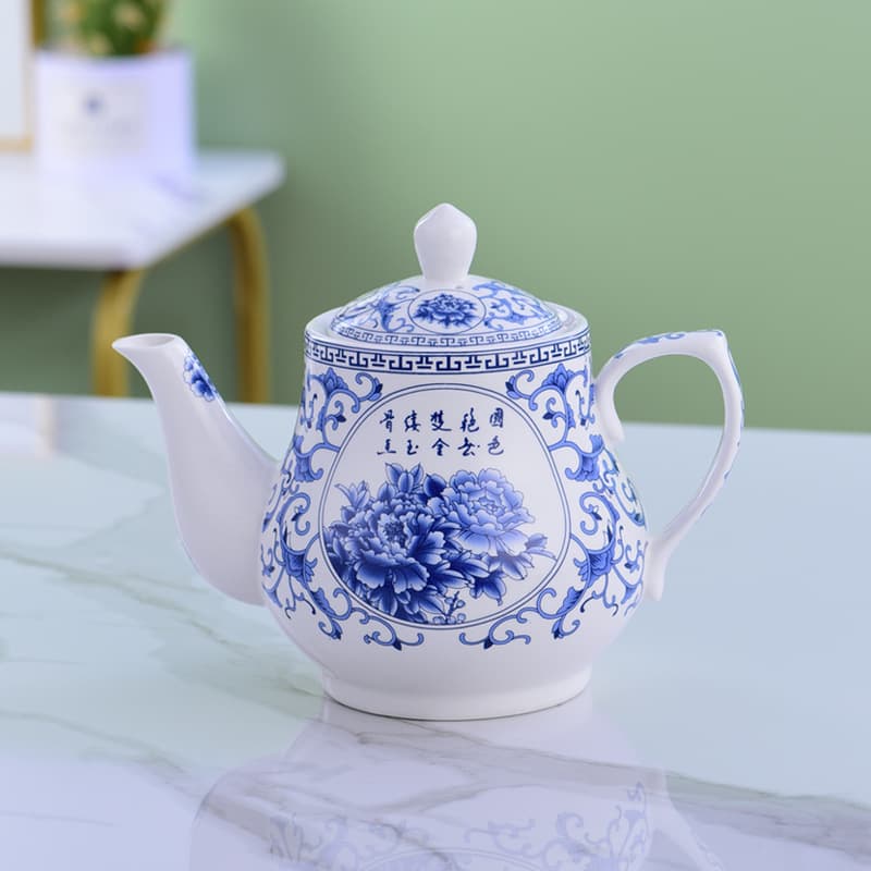 Blue and white ceramic teapot, home use high-temperature resistant, cold water pot with filter, large capacity tea brewing pot, hotel/restaurant water pot