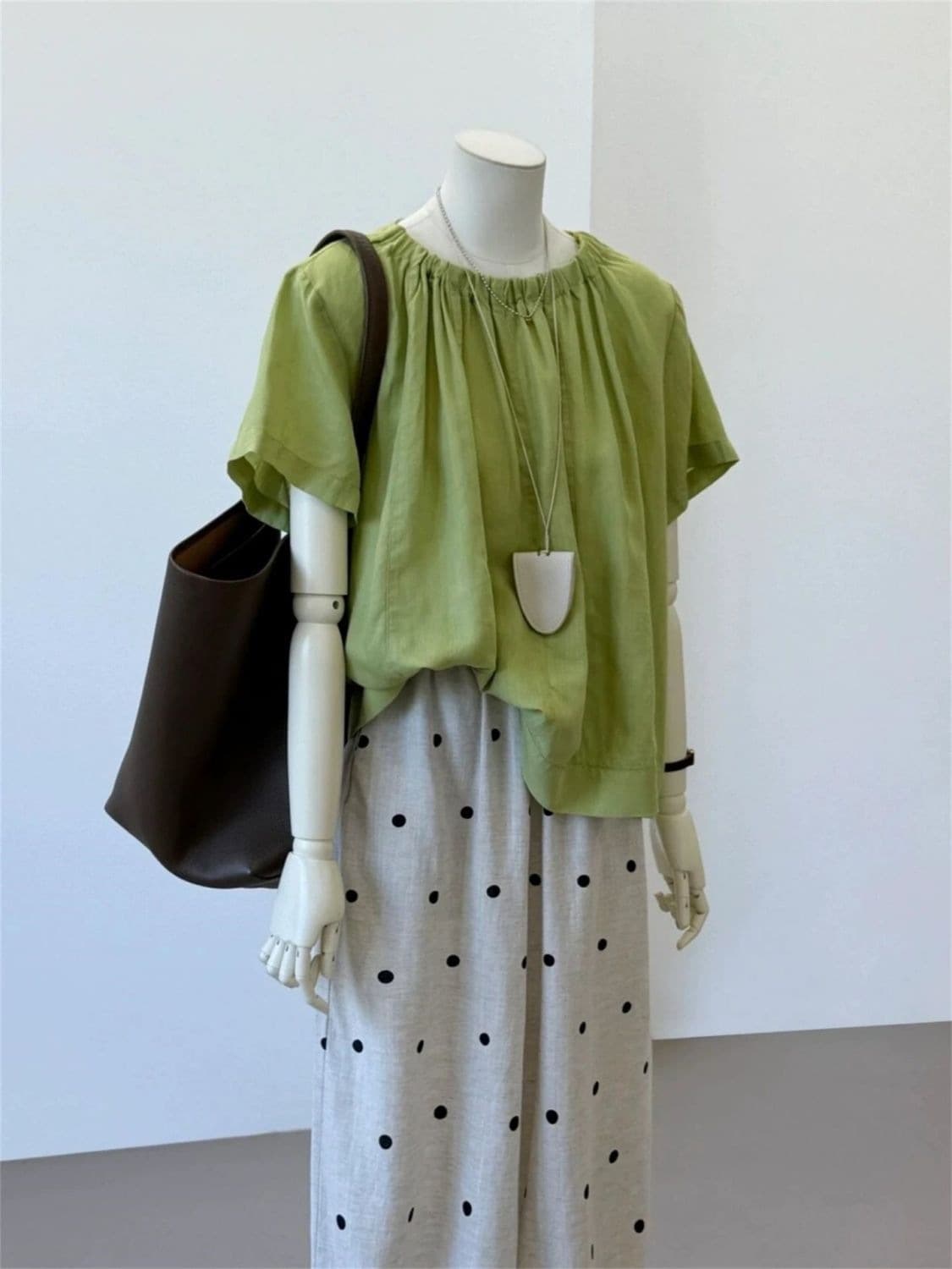 French Cotton-Linen Green Short-Sleeve Shirt Women Summer 2026 New Petite High-End Tea-Style Doll Blouse