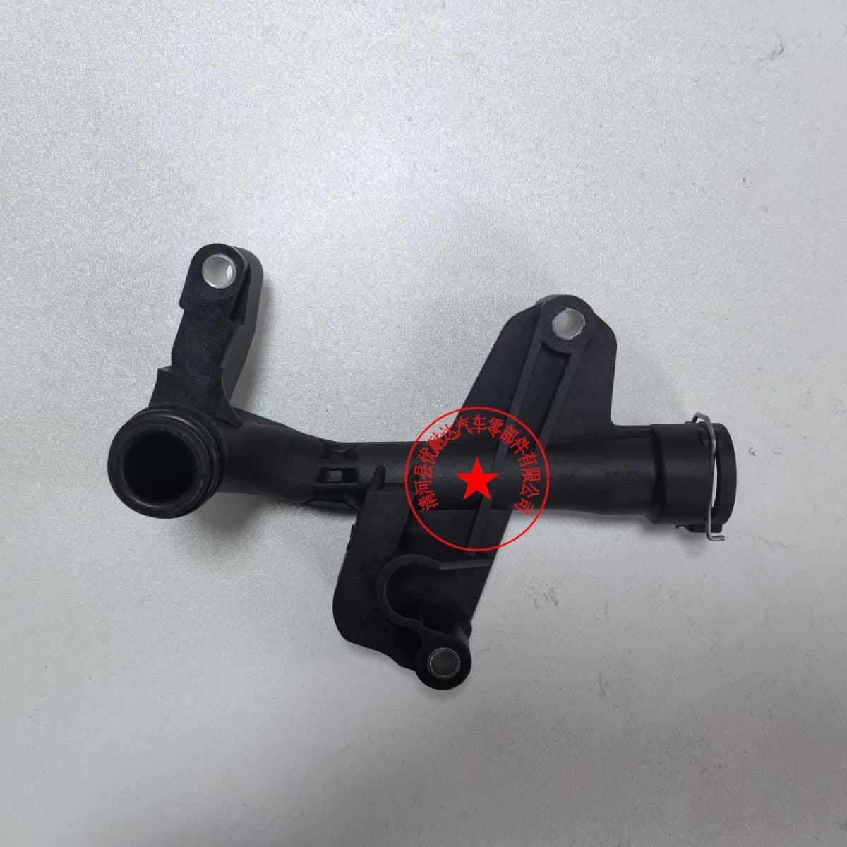 Supply 2762002052 for Mercedes-Benz automotive coolant hose connector A2762002052.