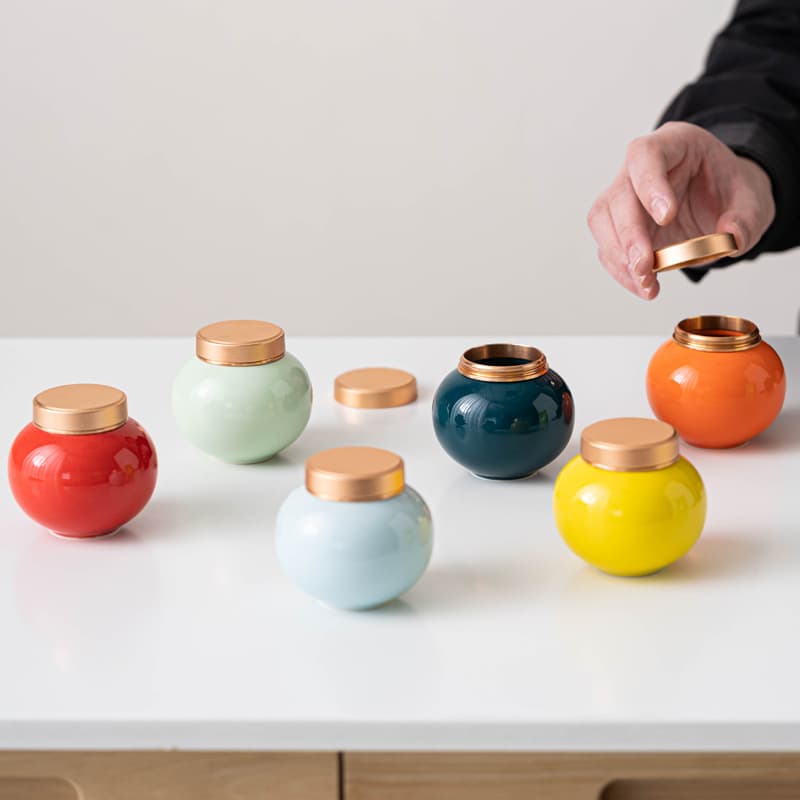 New Fragrant Powder Small Ceramic Jar Ceramic Sealed Container Medicine Powder Jar Screw Alloy Lid Tea Caddy Saffron Storage Jar