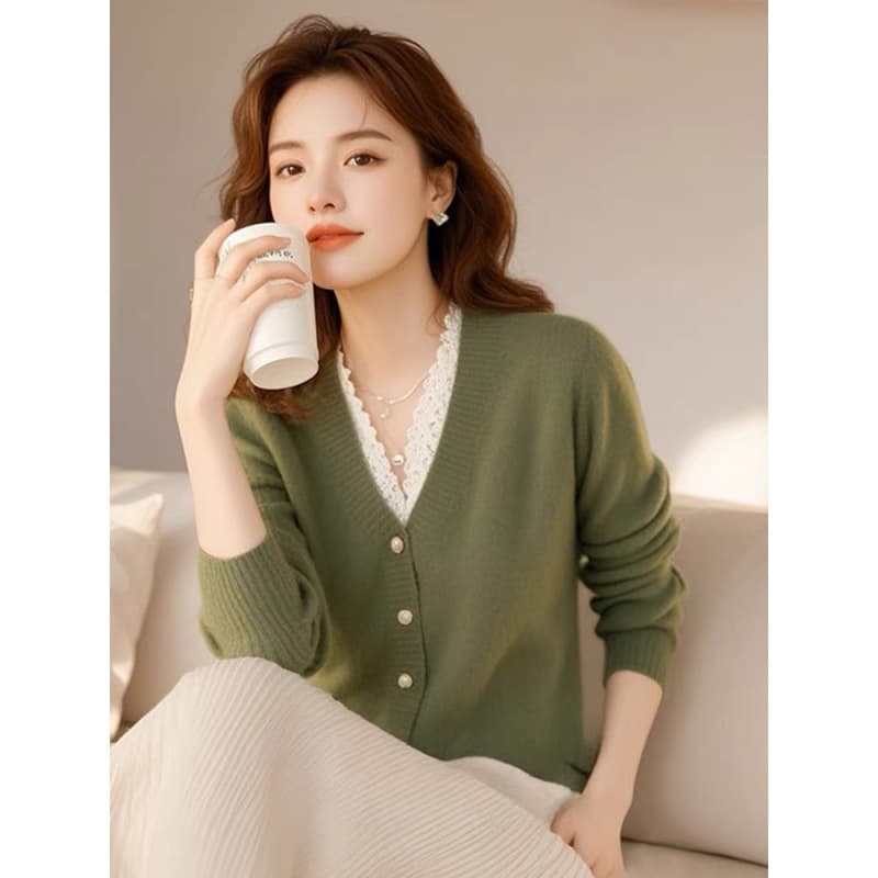 Mature Style Green Patchwork Long-Sleeve Knitted Cardigan Women's 2026 Autumn/Winter New Elegant Faux Layered Sweater