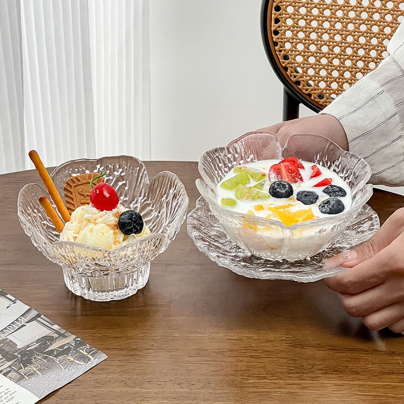 Petals Relief Glass Dessert Bowl, High-End Fruit Bowl, Transparent Bowl for Ice Cream, Bird's Nest Dessert, and Fruit