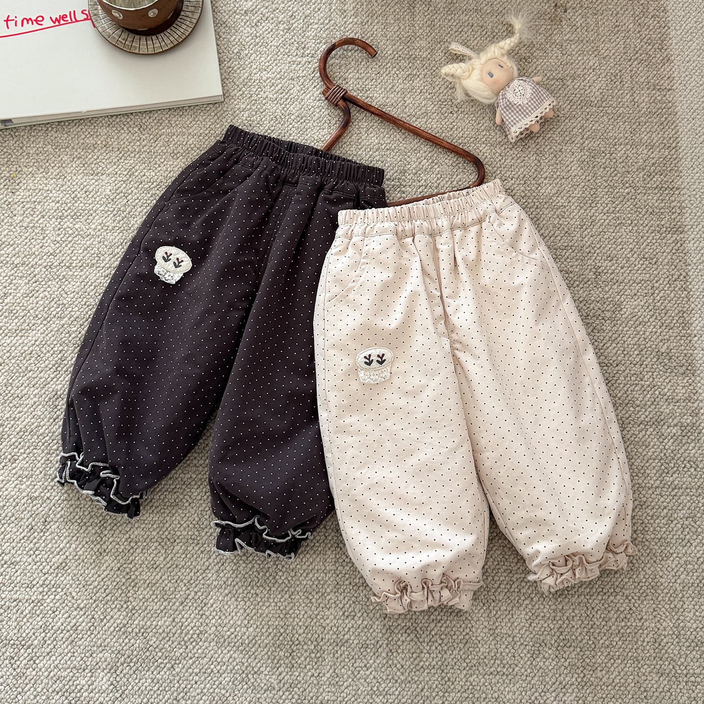 Korean version of girls' 2026 autumn and winter pure cotton fashionable style leggings pants new style infant and baby quilted polka-dot pants