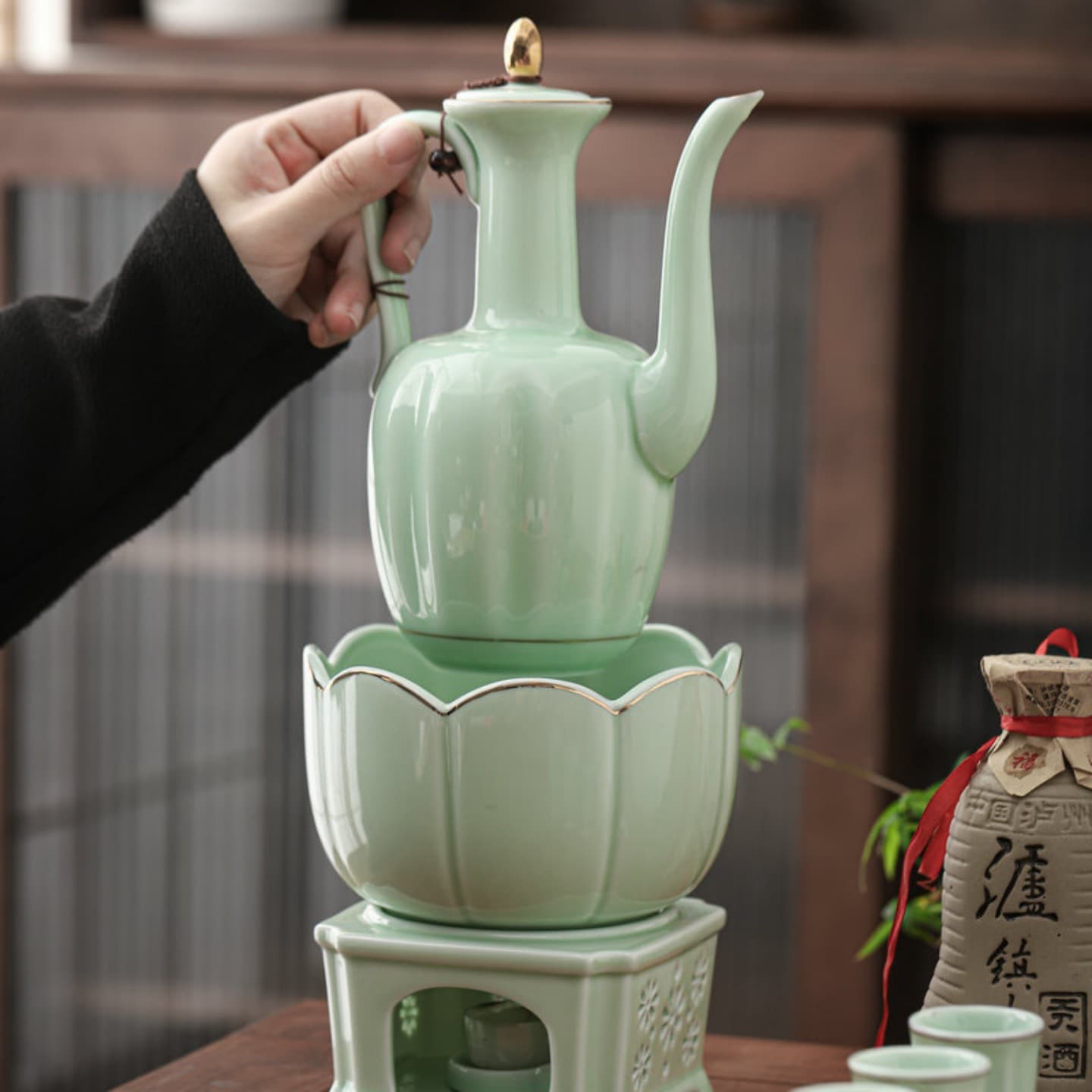 Ceramic Wine Warmer Set, Large Capacity Home Heating Pot for Yellow and White Rice Wine, Antique Chinese-style Cups Included