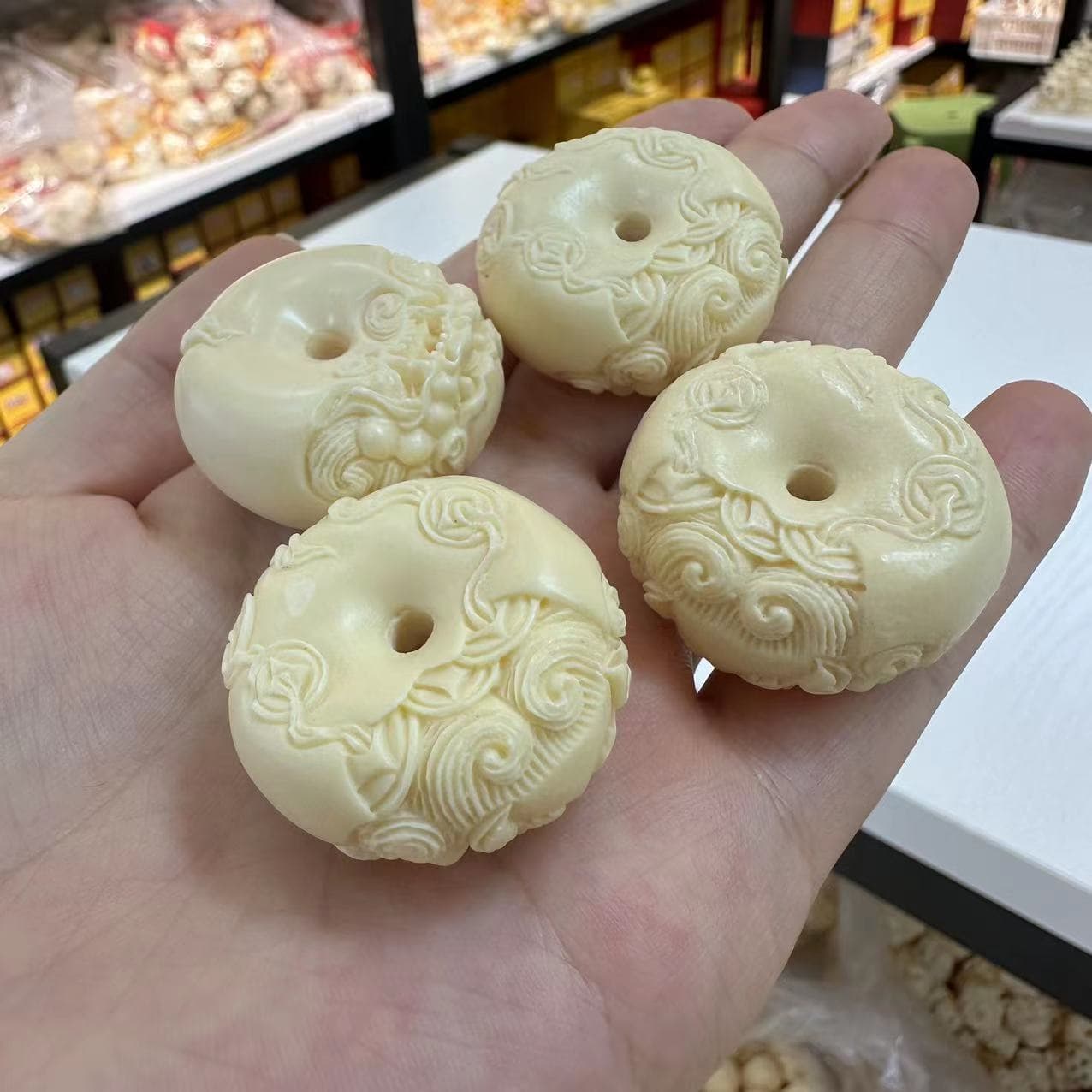 Ivory fruit carving with beads, lion dance, bread buckle, DIY Bodhi fruit bracelet, super cute and adorable accessory for men.