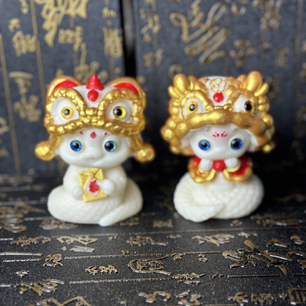 New ivory fruit carvings, national trend, lions, snakes, tea pets, office desks, bedroom ornaments, decorations, handicrafts wholesale