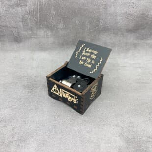 Cross-border Wooden Gift Music Box Vintage Carved Hand-Crank Wind-Up Wholesale Harry Potter Wooden Music Box
