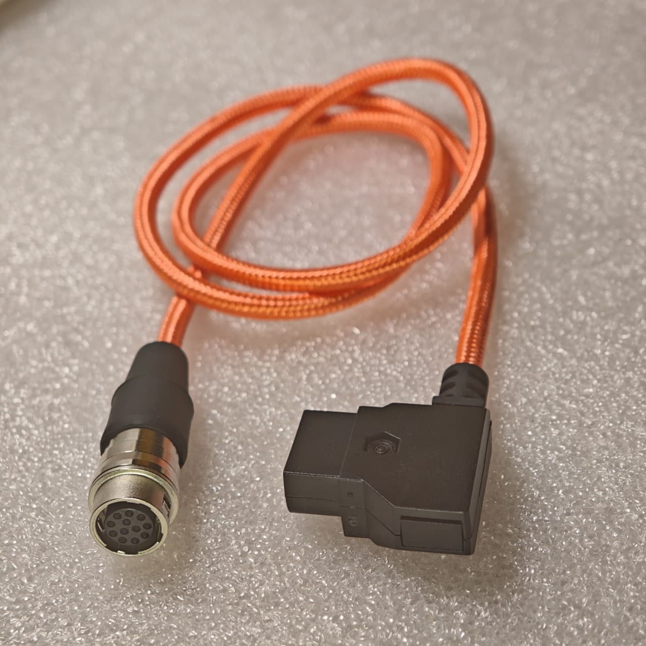 D-TAP to B4 12-pin female power cable for Canon lens, Fuji camera B4 2/3 lens connection cable