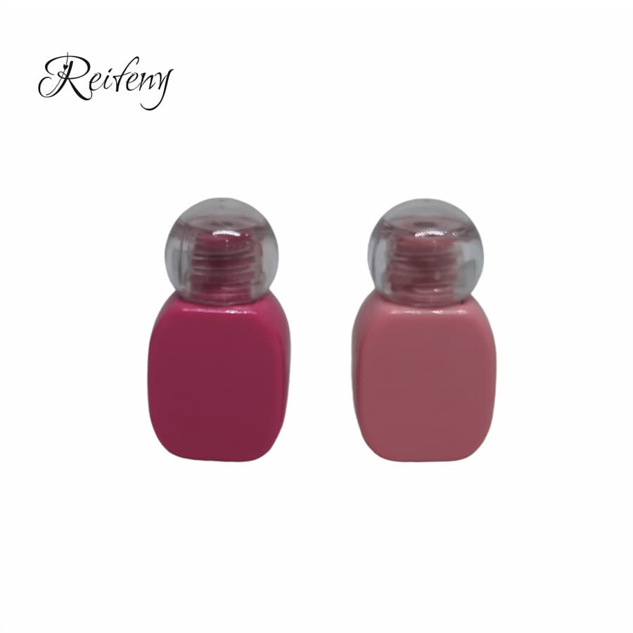 Manufacturer Wholesale Mini Lip Glaze Tube Lip Gloss Bottle Round Cover Oval Bottle 4ml Small Brush Head Lip Gloss Makeup Packaging Material Empty Shell