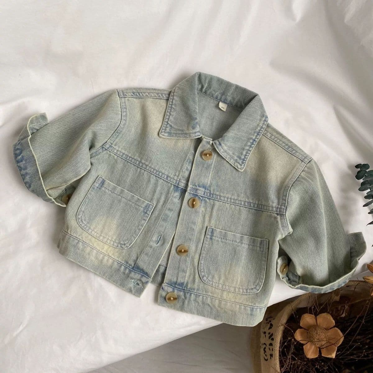 Boys and Girls 2026 Autumn Retro Short Denim Jacket, Stylish Denim Outerwear for Toddlers, Versatile and Trendy