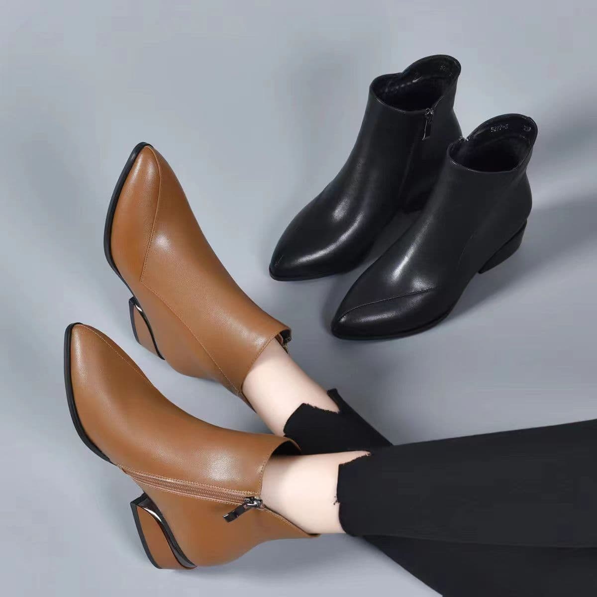 Genuine leather soft-soled Martin boots for women, new autumn/winter style, simple and stylish boots, versatile low to mid-heel short boots for women, with fleece lining