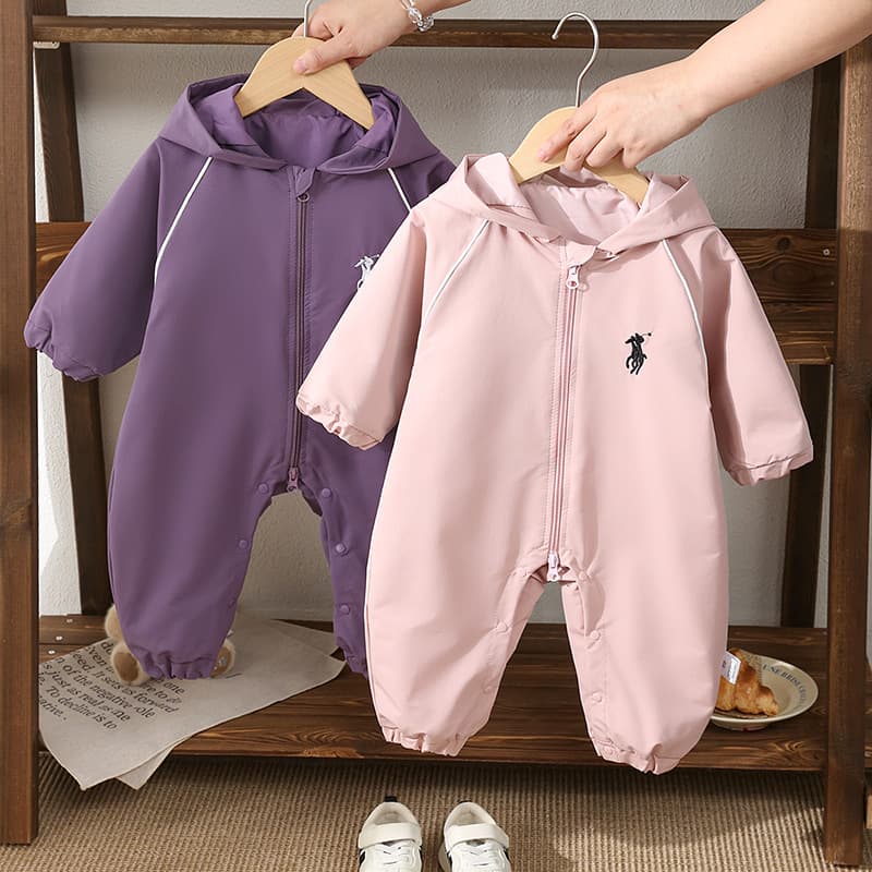 Baby clothes, spring clothes, baby jumpsuits, autumn and winter fashionable windproof clothes for men and women, double-layer crawlers for babies when going out