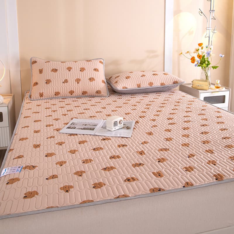 Cooling Mat Ice Silk Mat Three-Piece Set Double Machine Washable Foldable Summer Cooling Silk Soft Mat Student Dorm Air-conditioned Mat Factory
