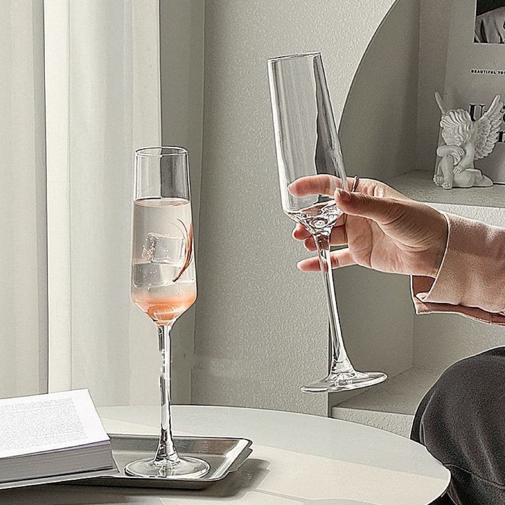 Ins High-Gloss Crystal Glass Champagne Flute, Home Wine Glass for Sparkling Wine, Tall Stemmed Glass, Internet Celebrity Same Style, Light Luxury Tipsy Glass