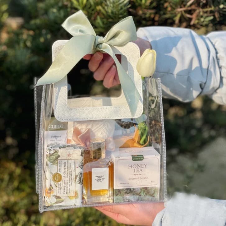 Internet celebrity gift bag transparent portable ins gift souvenir bag PVC wedding candy plastic bag packaging wholesale