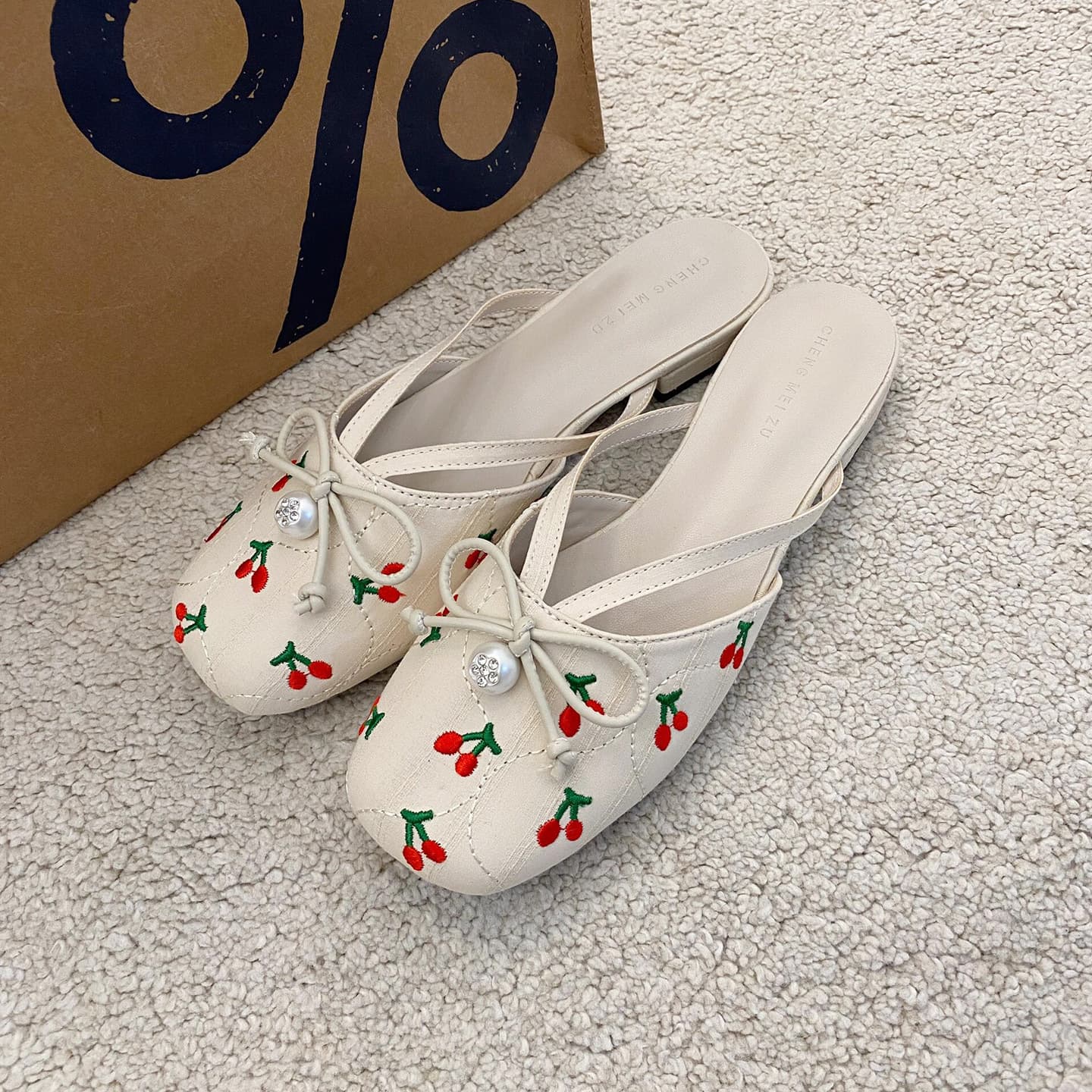 C's same style summer cherry embroidered bow decorated toe-toe half-slip sandals, low-heeled slip-on half-slippers