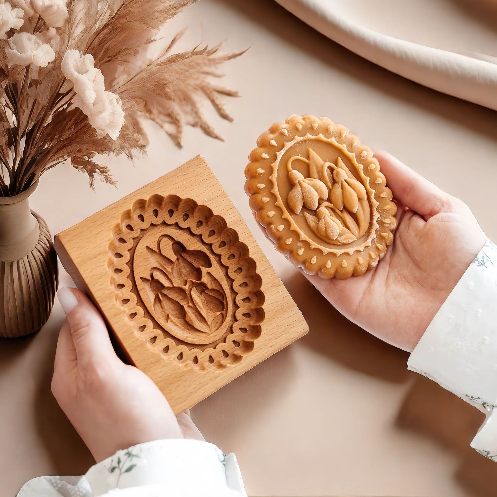 Cross-border Cookie Mold Cutter Beech Wood Cookie Biscuit Mold Floral