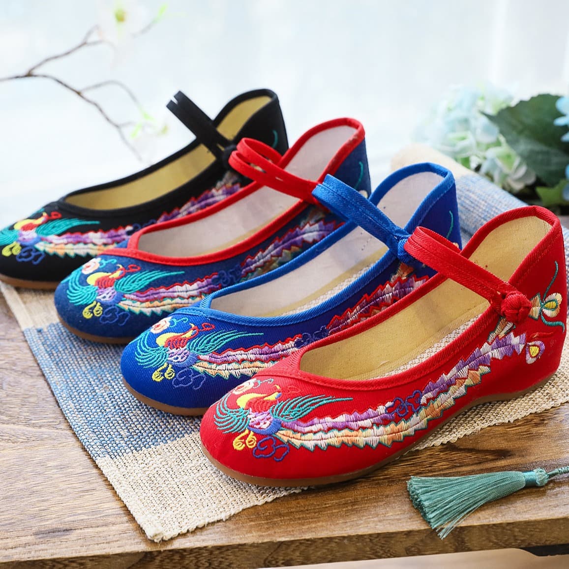 Low Heel Shoes, Flats, Cowhide Sole Embroidered Cloth Shoes, Shallow Mouth Women's Shoes, Ethnic Style Canvas Xiuhe Wedding Shoes