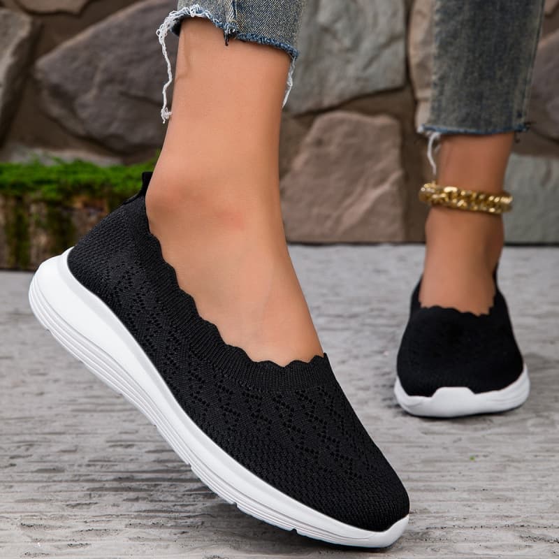 Cross-border Hot Selling Slip-on Flyknit Plus Size Women's Casual Shoes Easy to Wear Mother Shoes Factory Direct