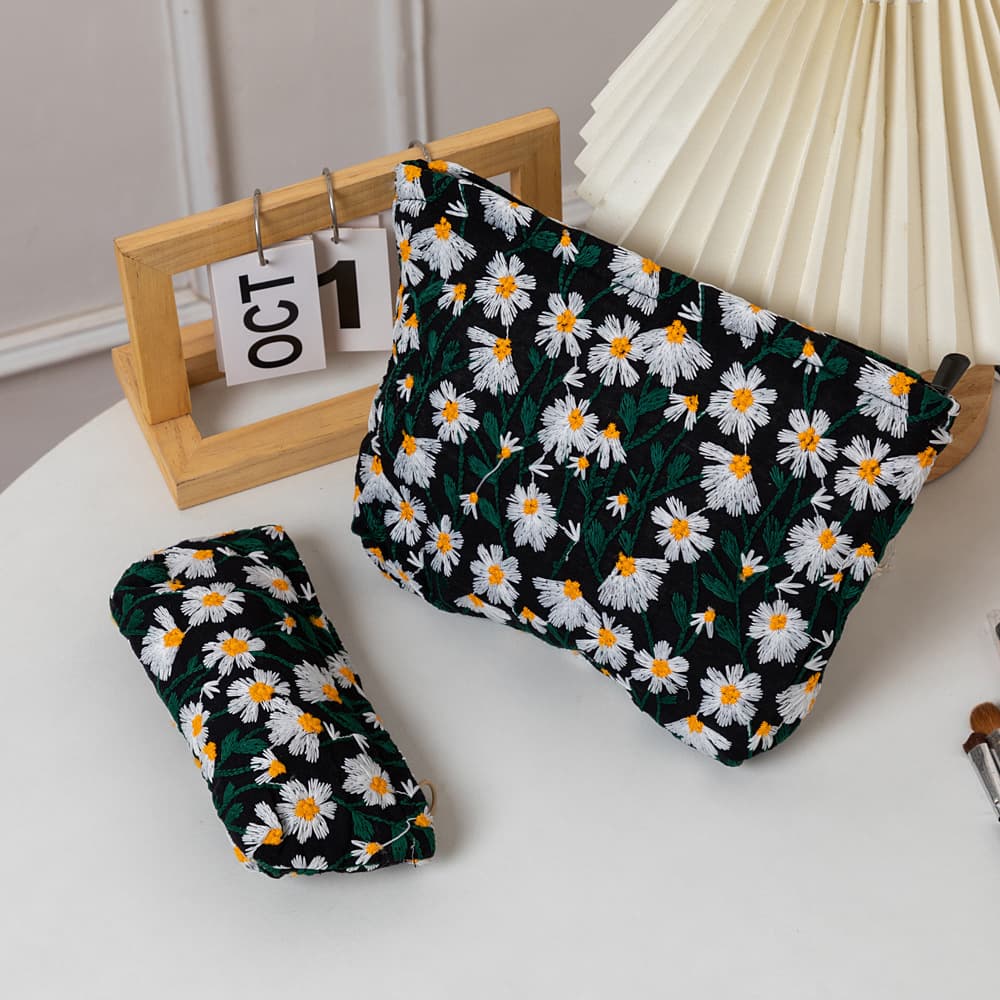 Cross-border Fresh Embroidered Daisy Flower Toiletry & Cosmetic Bag for Women, Simple Portable Pencil Case, Large Capacity, Japanese Literary Style