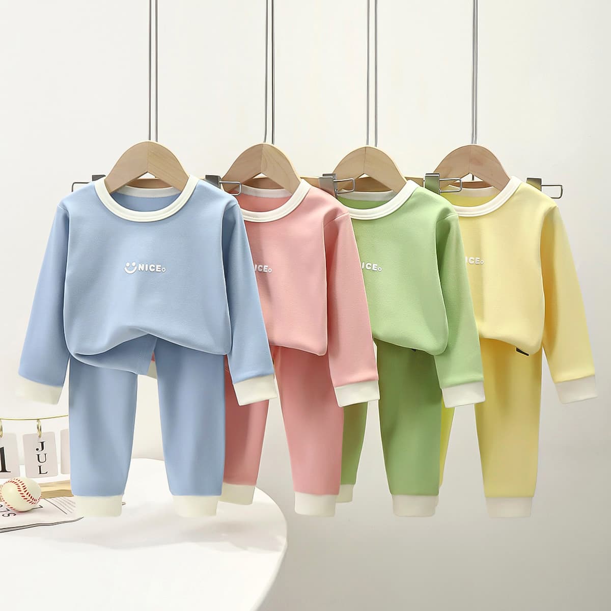 New children's velvet thermal underwear set for boys and girls, autumn and winter pajamas, home clothes, medium and large children's autumn clothes and long trousers