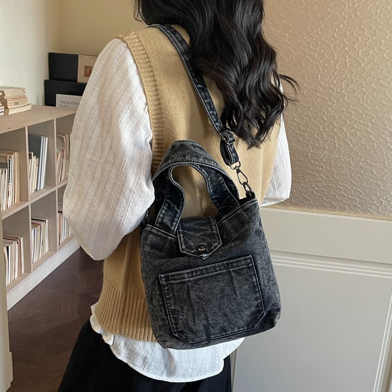 2026 New Retro Distressed Niche Denim One-Shoulder Crossbody Bag Simple Casual Lightweight Fashionable Versatile Handbag