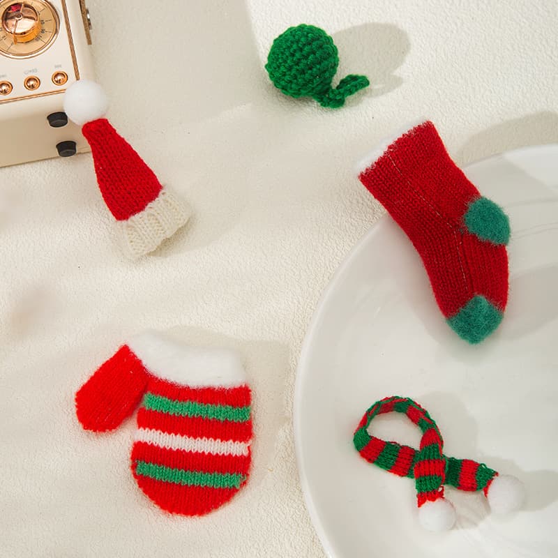 Holiday supplies Christmas cats Christmas tree ornaments pendants hand knitted wool crochet wholesale
