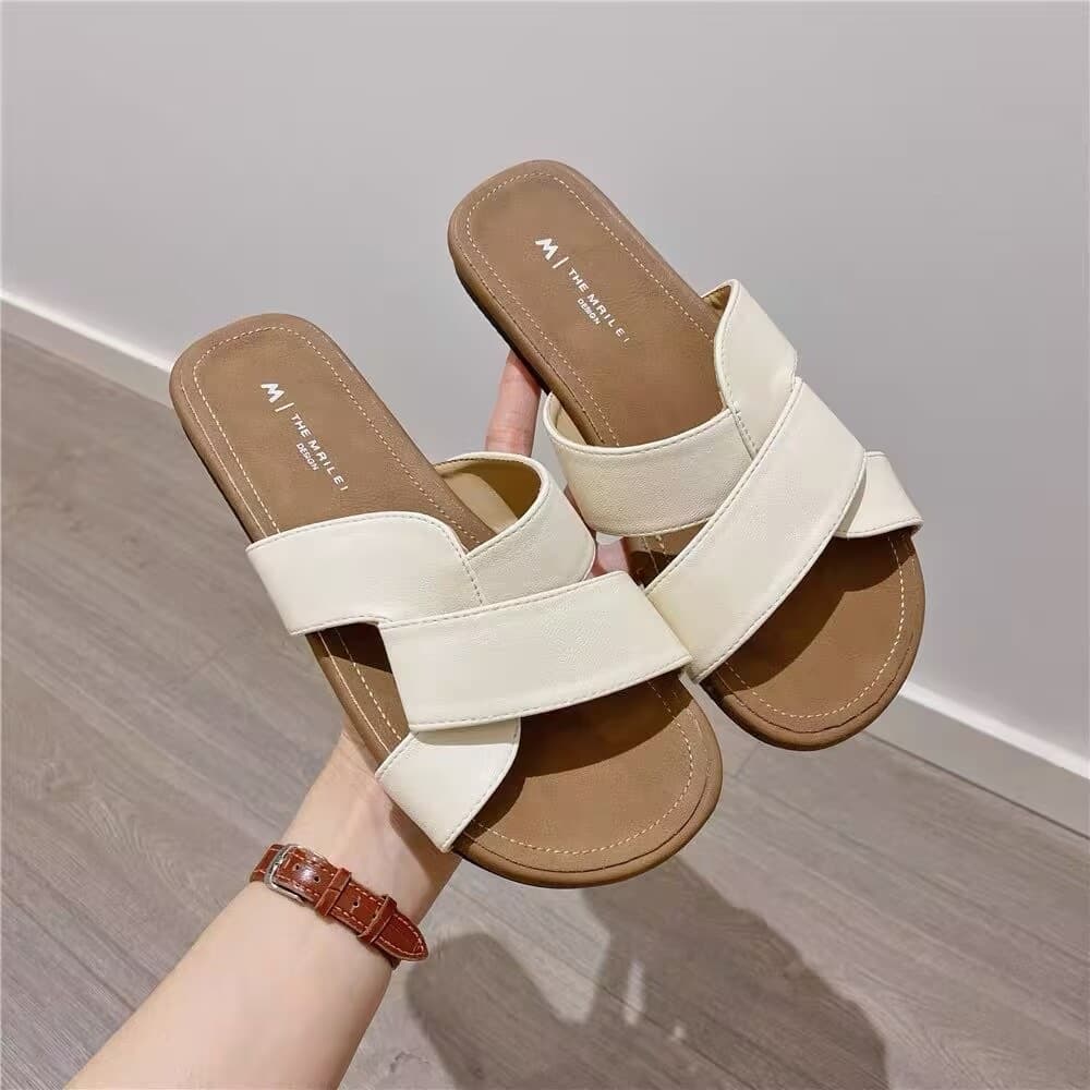 Cross-band slippers for women, summer outdoor wear, 2026 new style, French vintage casual flat beach anti-slip sandals