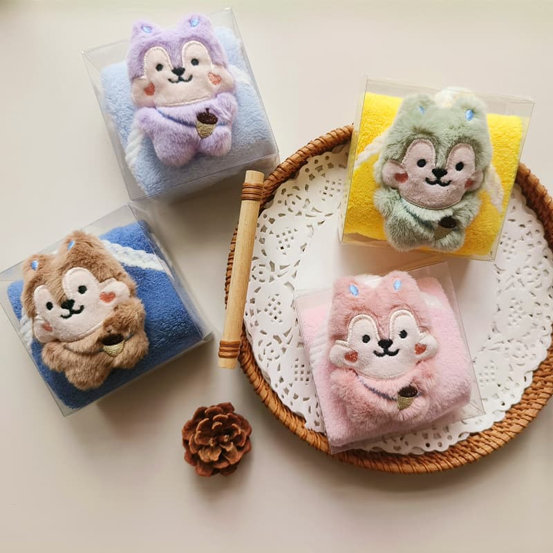Cute Nut Squirrel Towel, Thick Coral Fleece Hand Towel, Souvenir for Children and Babies
