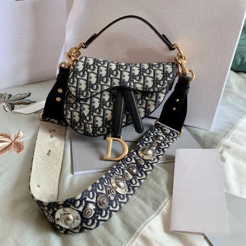 New Women's Underarm Bag Fashion Crossbody Versatile Retro Saddle Bag Handheld Embroidered Bag Small Bag Free Shipping
