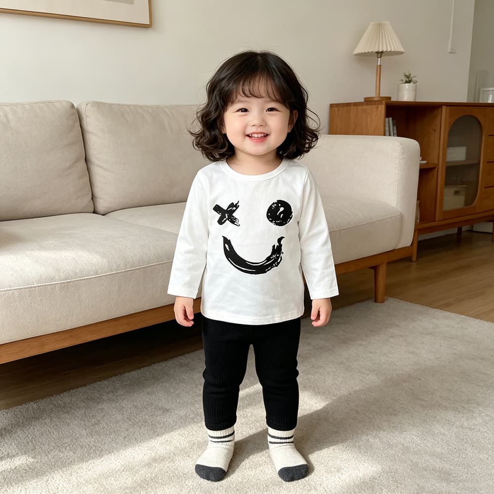 A consignment sale of Ins children's clothing, autumn clothing, new children's bottoming shirts, boys' long-sleeved tops, casual letter T-shirts for trendy children