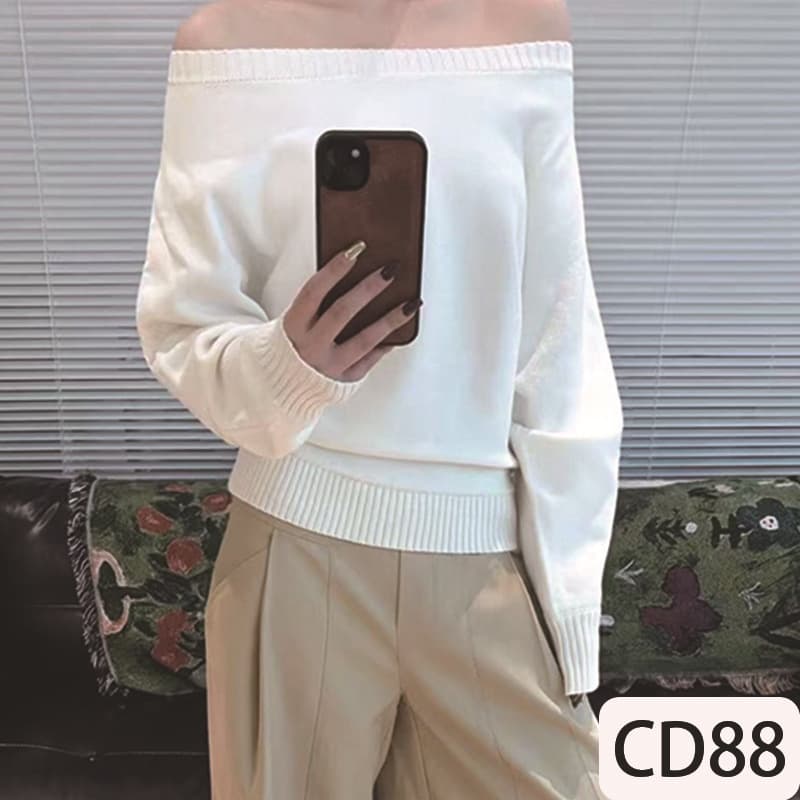 Korean-style Elegant Off-Shoulder Solid Color Sweater for Women, Autumn/Winter Loose Soft Knit Top with Slanted Shoulder Design