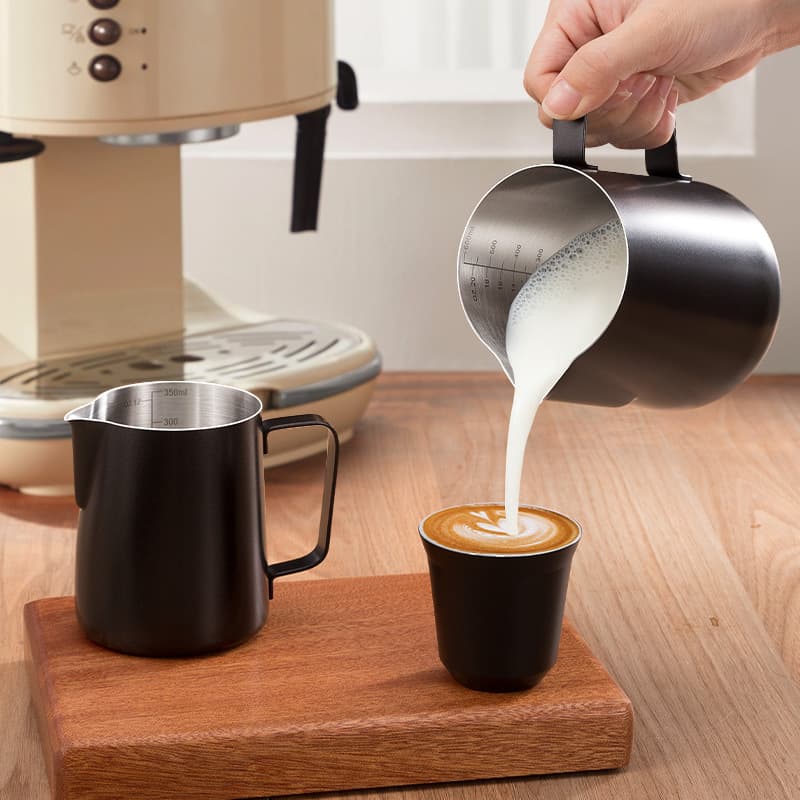 Binco Style Coffee Latte Art Pitcher, Pointed Spout Latte Art Cup, Milk Frothing Pitcher, Stainless Steel Professional Tool, Milk Jug
