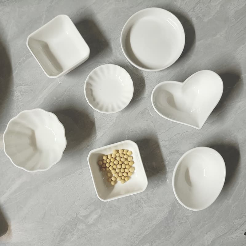 Ceramic saucer for hotpot restaurants, hotels, vinegar dish, solid color square dish, seasoning divider, cut-corner square