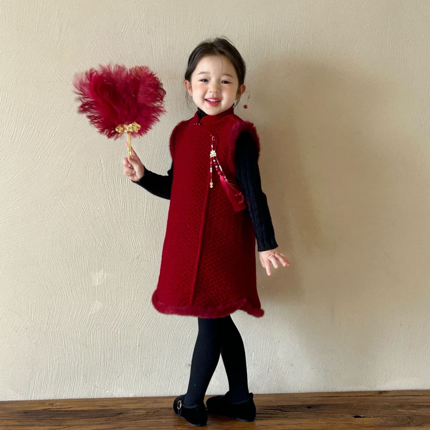 2025 Winter New Children's Clothing, New Chinese Style Kids' Wear, Girls' Vintage Quilted Buttoned Cheongsam, Cheongsam with Pendant