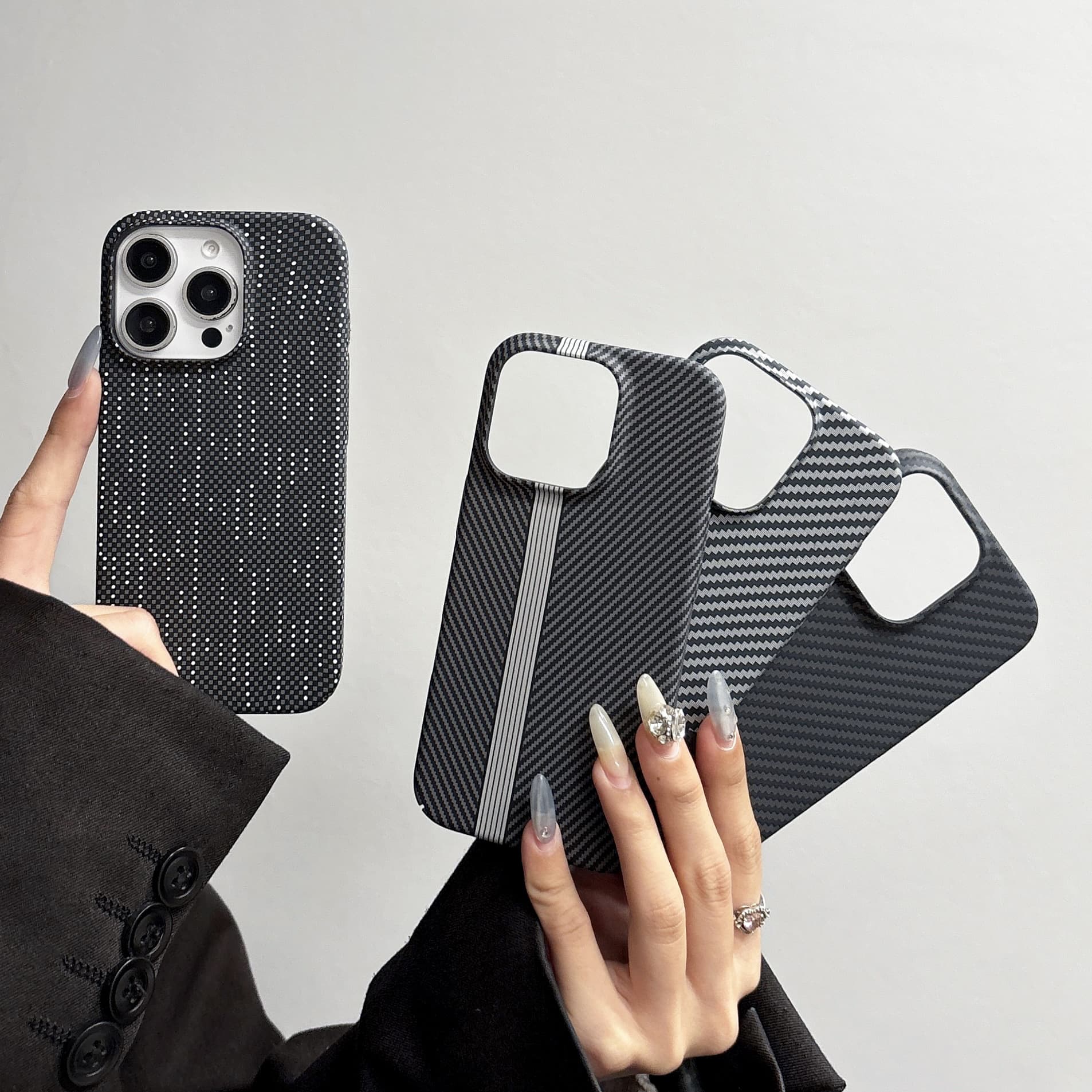 Suitable for Apple 17promax large hole water sticker Kevlar carbon fiber pattern iPhone16 all-inclusive anti-fall mobile phone case