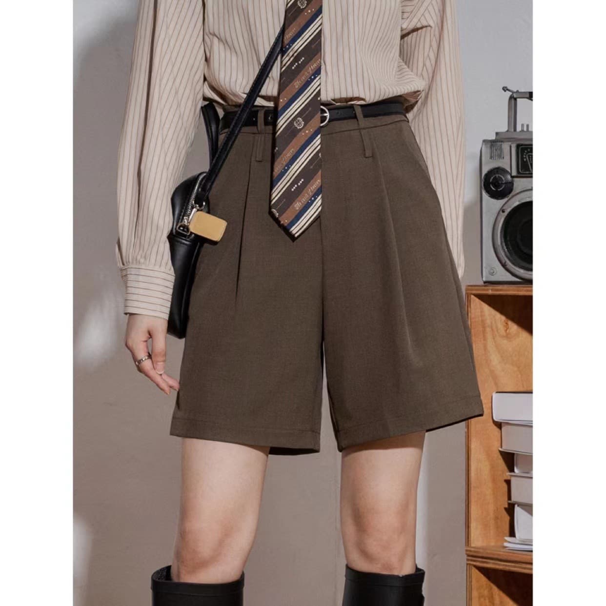 High-Waist Straight-Leg Suit Bermuda Shorts for Women, Vintage Casual Mid-Length Shorts, Spring/Summer Simple Elegant Loose-Fitting Versatile Wide-Leg Shorts