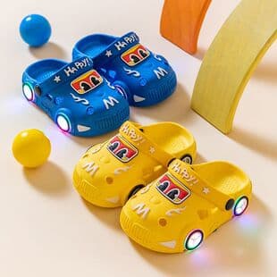 Children's Slippers Cartoon Light-Up Car Boys and Girls, Anti-Slip Soft Sole Indoor Kids' Sandals Closed-Toe Crocs