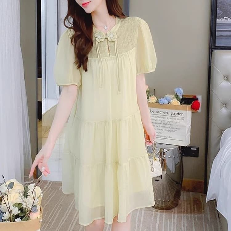 New Chinese-style button-knot dress for petite women, gentle style, new summer arrival, Korean version, light yellow puff-sleeve doll dress for women